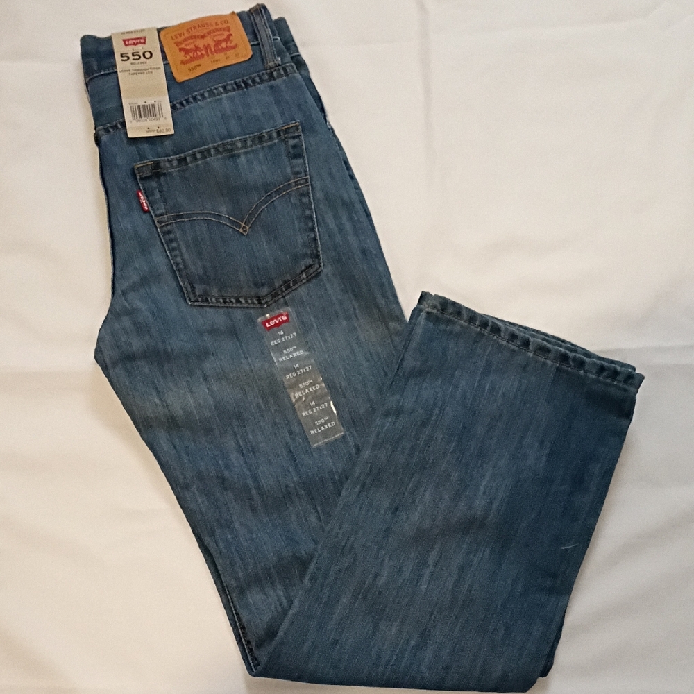 Levi's Relaxed Fit 550 Jeans in Medium Blue Wash